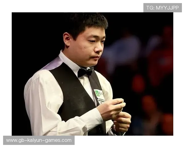 丁俊晖晒童年照，网友：太可爱了吧